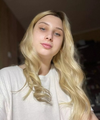 Я настоящая профессионалка в своем деле, умею разбудить в тебе все желания и фантазии. В моих руках ты окажешься в мире наслаждений и удовольствия. У меня есть много возможностей для тебя – расслабляющий массаж, нежные ласки, оральные ласки и многое другое. Я жду тебя в своей уютной гнездешке Москвы, чтобы приятно провести время вместе. Мои отзывы говорят сами за себя, мои фото подтверждают мою красоту и сексуальность. Открой для себя новый мир удовольствия со мной. 😘🌹 Кристина